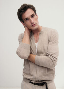 Le cardigan naturel haut de gamme, léger en laine mérinos thermorégulatrice